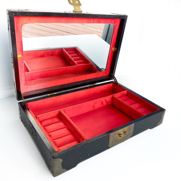 Vintage Lacquer Jewelry Box, Embossed Stone Carved - Picture 8 of 8